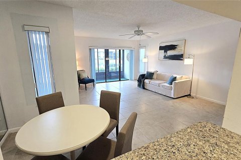 Condo in Tarpon Springs, Florida, 2 bedrooms  № 1900764 - photo 22