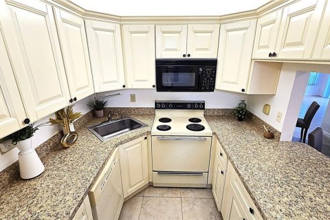 Condo in Tarpon Springs, Florida, 2 bedrooms  № 1900764 - photo 19