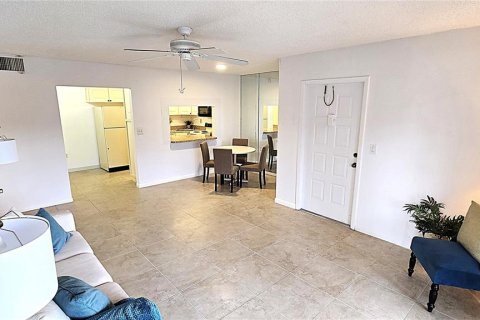 Condo in Tarpon Springs, Florida, 2 bedrooms  № 1900764 - photo 15