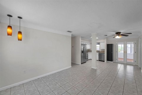 Villa ou maison à vendre à Kenneth City, Floride: 3 chambres, 99.78 m2 № 1774036 - photo 8