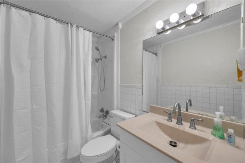 Villa ou maison à vendre à Kenneth City, Floride: 3 chambres, 99.78 m2 № 1774036 - photo 22