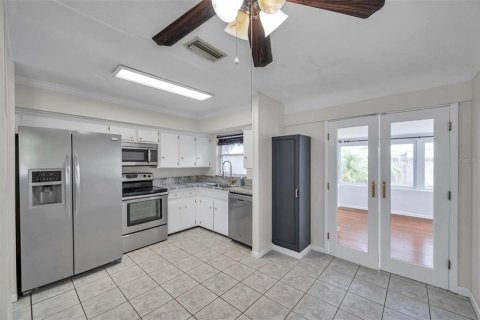 Villa ou maison à vendre à Kenneth City, Floride: 3 chambres, 99.78 m2 № 1774036 - photo 3