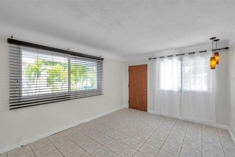 Villa ou maison à vendre à Kenneth City, Floride: 3 chambres, 99.78 m2 № 1774036 - photo 6