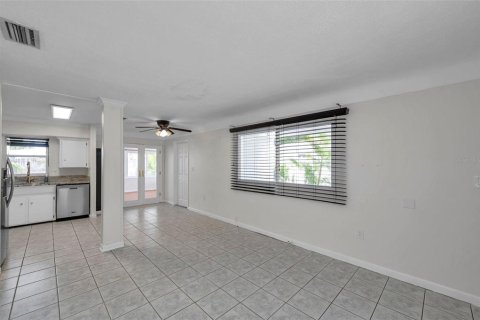 Villa ou maison à vendre à Kenneth City, Floride: 3 chambres, 99.78 m2 № 1774036 - photo 9