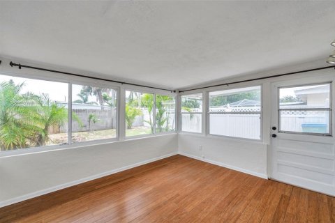 Villa ou maison à vendre à Kenneth City, Floride: 3 chambres, 99.78 m2 № 1774036 - photo 5