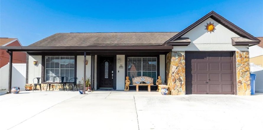 Villa ou maison à Tampa, Floride 4 chambres, 178 m2 № 2422802