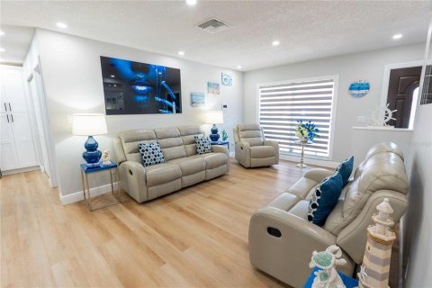 Villa ou maison à vendre à Tampa, Floride: 4 chambres, 178 m2 № 2422802 - photo 16