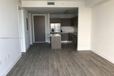 Снять в аренду квартиру в Майами, Флорида 1 спальня, 66.33м2, № 1991597 - фото 4