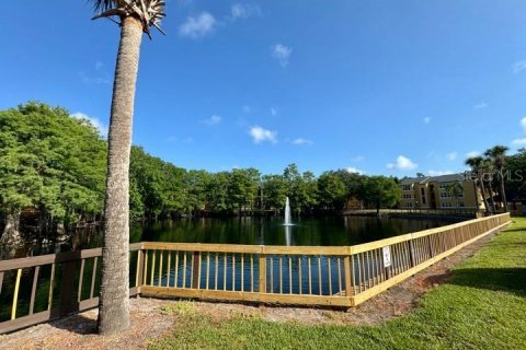 Condominio en alquiler en Orlando, Florida, 2 dormitorios, 97.92 m2 № 1901473 - foto 1