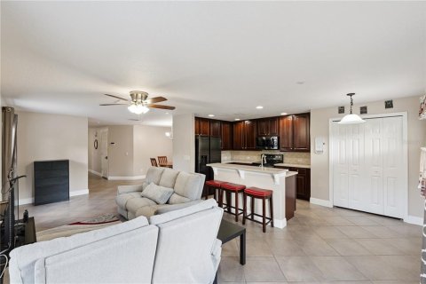 Touwnhouse à vendre à Oviedo, Floride: 3 chambres, 169.83 m2 № 2212817 - photo 6