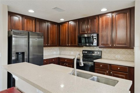 Touwnhouse à vendre à Oviedo, Floride: 3 chambres, 169.83 m2 № 2212817 - photo 2