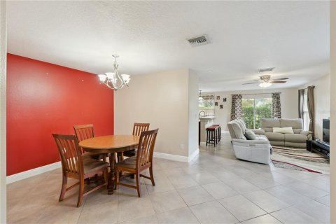 Touwnhouse à vendre à Oviedo, Floride: 3 chambres, 169.83 m2 № 2212817 - photo 4