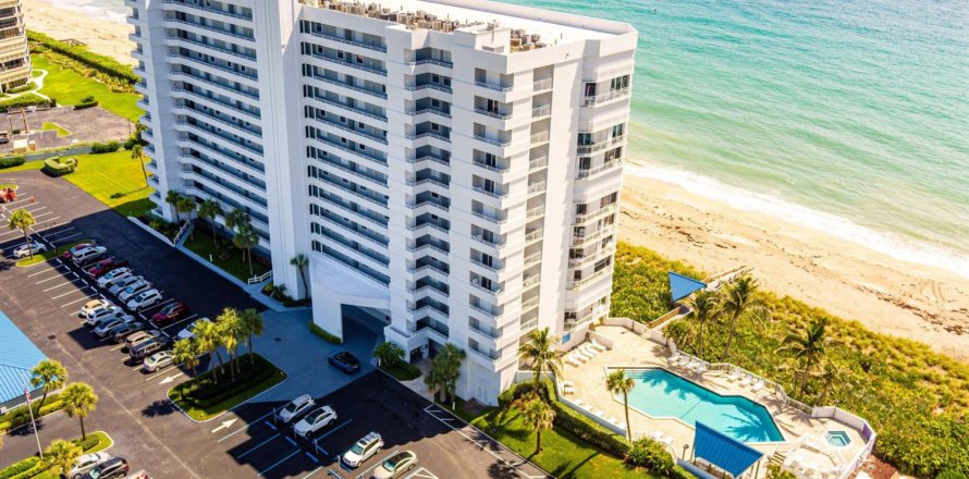 Condo in Jensen Beach, Florida, 2 bedrooms  № 2078184