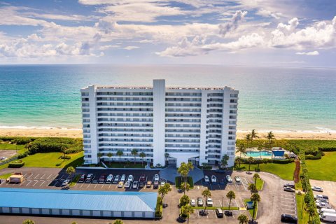 Condo in Jensen Beach, Florida, 2 bedrooms  № 2078184 - photo 8