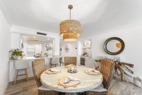 Condo in Jensen Beach, Florida, 2 bedrooms  № 2078184 - photo 19