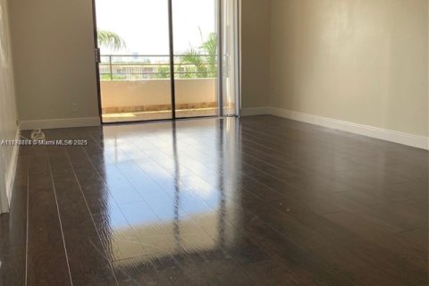 Condo in Hallandale Beach, Florida, 1 bedroom  № 1863985 - photo 4