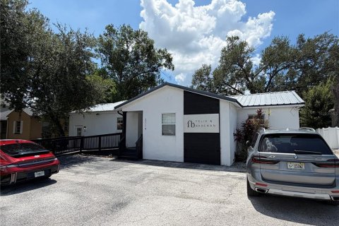 Commercial property in Tampa, Florida 184.69 sq.m. № 2319162 - photo 2