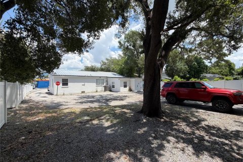Commercial property in Tampa, Florida 184.69 sq.m. № 2319162 - photo 4