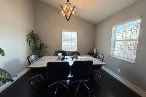 Commercial property in Tampa, Florida 184.69 sq.m. № 2319162 - photo 12