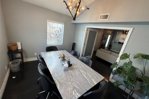 Commercial property in Tampa, Florida 184.69 sq.m. № 2319162 - photo 11