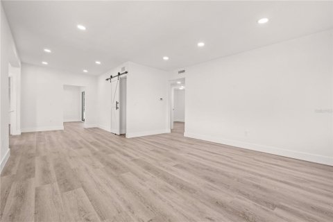 Villa ou maison à vendre à Belleair Bluffs, Floride: 3 chambres, 121.61 m2 № 1909926 - photo 6