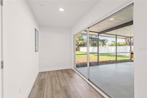 Villa ou maison à vendre à Belleair Bluffs, Floride: 3 chambres, 121.61 m2 № 1909926 - photo 12