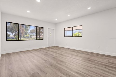 Villa ou maison à vendre à Belleair Bluffs, Floride: 3 chambres, 121.61 m2 № 1909926 - photo 7