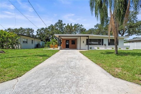 Villa ou maison à vendre à Belleair Bluffs, Floride: 3 chambres, 121.61 m2 № 1909926 - photo 1