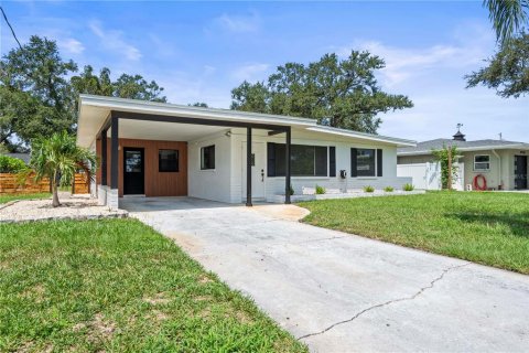 Villa ou maison à vendre à Belleair Bluffs, Floride: 3 chambres, 121.61 m2 № 1909926 - photo 2