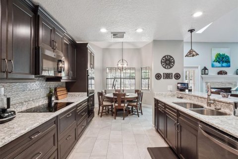 Villa ou maison à vendre à Orlando, Floride: 4 chambres, 340.21 m2 № 2148179 - photo 14