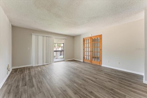 Copropriété à vendre à Tampa, Floride: 2 chambres, 99.22 m2 № 2217859 - photo 9