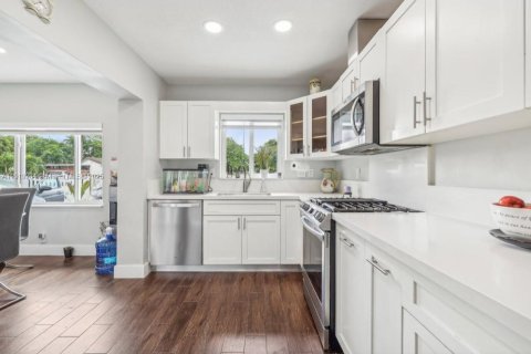 Villa ou maison à vendre à Miami, Floride: 3 chambres, 179.39 m2 № 1976002 - photo 6