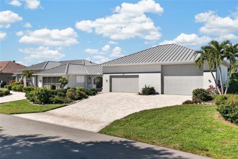 Villa ou maison à vendre à Punta Gorda, Floride: 3 chambres, 231.14 m2 № 2425574 - photo 5