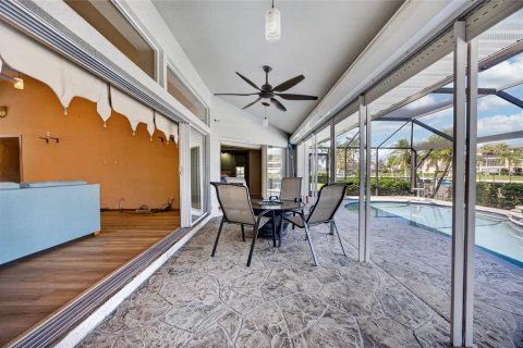 Villa ou maison à vendre à Punta Gorda, Floride: 3 chambres, 231.14 m2 № 2425574 - photo 2