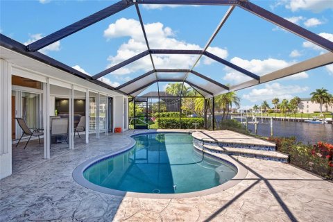 Villa ou maison à vendre à Punta Gorda, Floride: 3 chambres, 231.14 m2 № 2425574 - photo 30