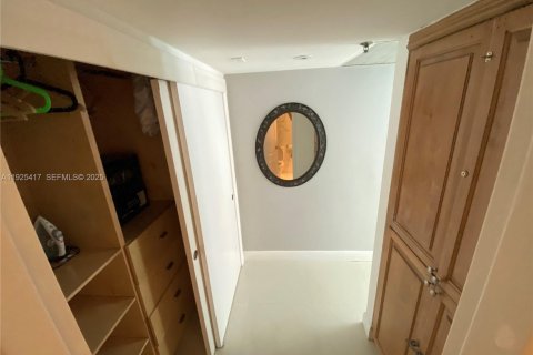 Купить кондоминиум в Майами-Бич, Флорида 43.66м2, № 1984189 - фото 5