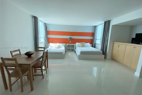 Купить кондоминиум в Майами-Бич, Флорида 43.66м2, № 1984189 - фото 2