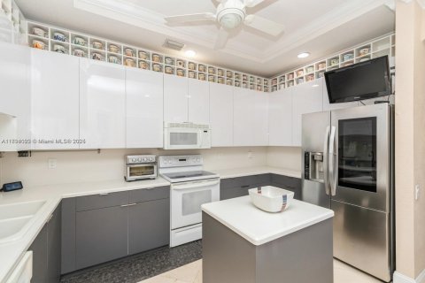 Купить таунхаус в Холливуд, Флорида 3 спальни, 265.61м2, № 1863886 - фото 13