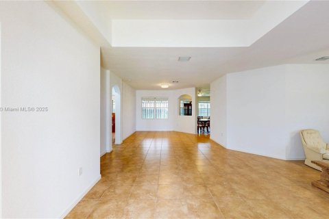 Villa ou maison à vendre à Miami, Floride: 4 chambres, 251.11 m2 № 2015878 - photo 8