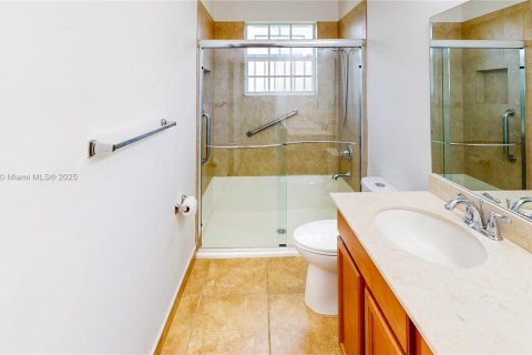 Villa ou maison à vendre à Miami, Floride: 4 chambres, 251.11 m2 № 2015878 - photo 27