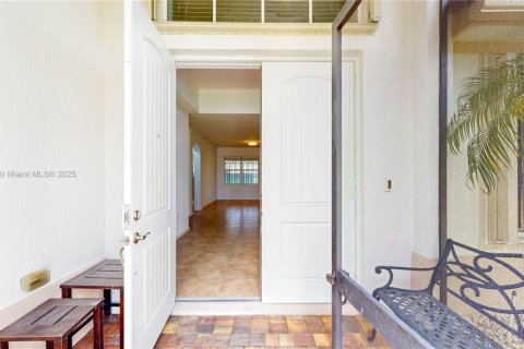 Villa ou maison à vendre à Miami, Floride: 4 chambres, 251.11 m2 № 2015878 - photo 7