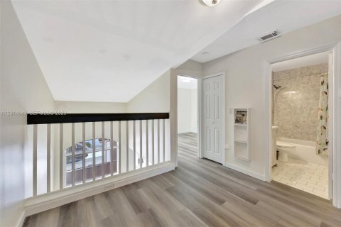 Купить кондоминиум в Майами, Флорида 3 спальни, 166.3м2, № 2087838 - фото 22