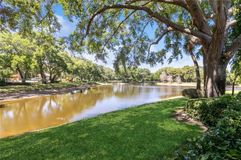 House in Palm Beach Gardens, Florida 3 bedrooms, 171.59 sq.m. № 1696338 - photo 20