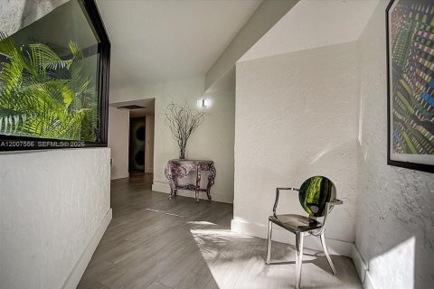 Condominio en alquiler en Key Biscayne, Florida, 3 dormitorios, 185.8 m2 № 2075333 - foto 3