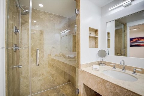 Condominio en alquiler en Key Biscayne, Florida, 3 dormitorios, 185.8 m2 № 2075333 - foto 22