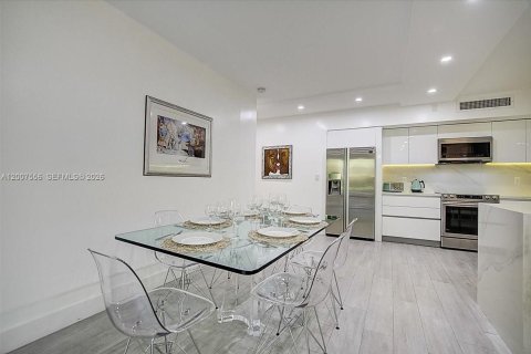 Condominio en alquiler en Key Biscayne, Florida, 3 dormitorios, 185.8 m2 № 2075333 - foto 6