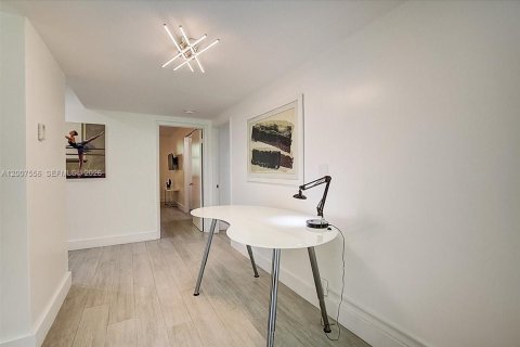 Condominio en alquiler en Key Biscayne, Florida, 3 dormitorios, 185.8 m2 № 2075333 - foto 15