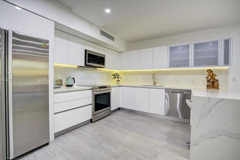 Condominio en Key Biscayne, Florida, 3 dormitorios  № 2075333