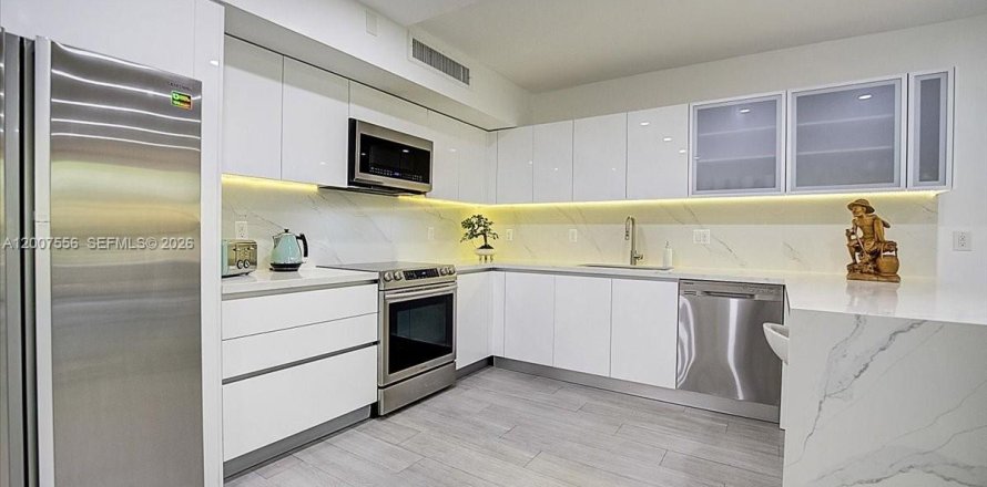 Condominio en Key Biscayne, Florida, 3 dormitorios № 2075333