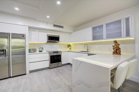Condominio en alquiler en Key Biscayne, Florida, 3 dormitorios, 185.8 m2 № 2075333 - foto 13